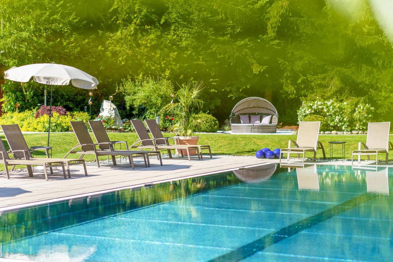Kolmhof Hotel Бад Клайнкирххайм Екстериор снимка