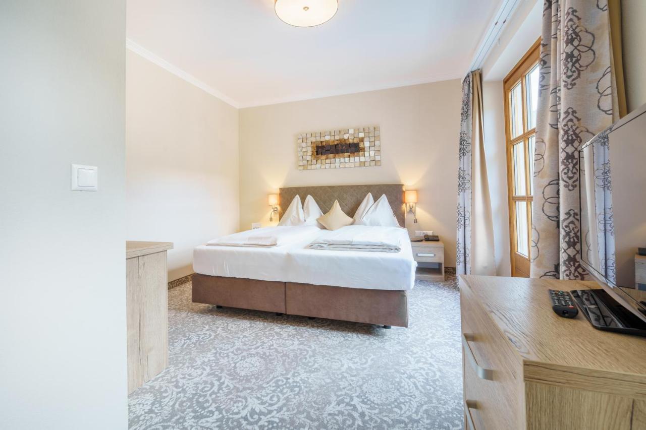 Kolmhof Hotel Бад Клайнкирххайм Екстериор снимка