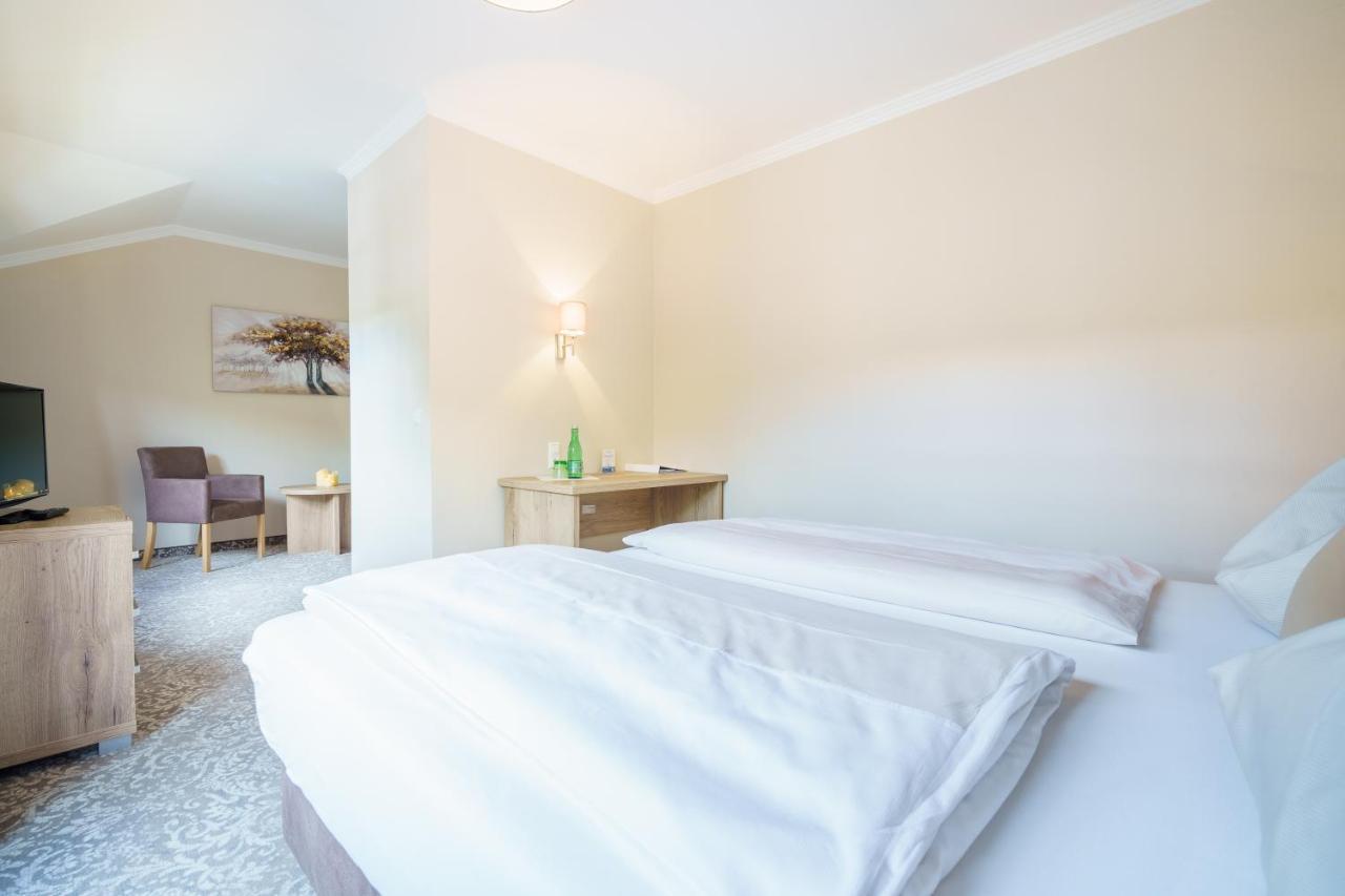 Kolmhof Hotel Бад Клайнкирххайм Екстериор снимка