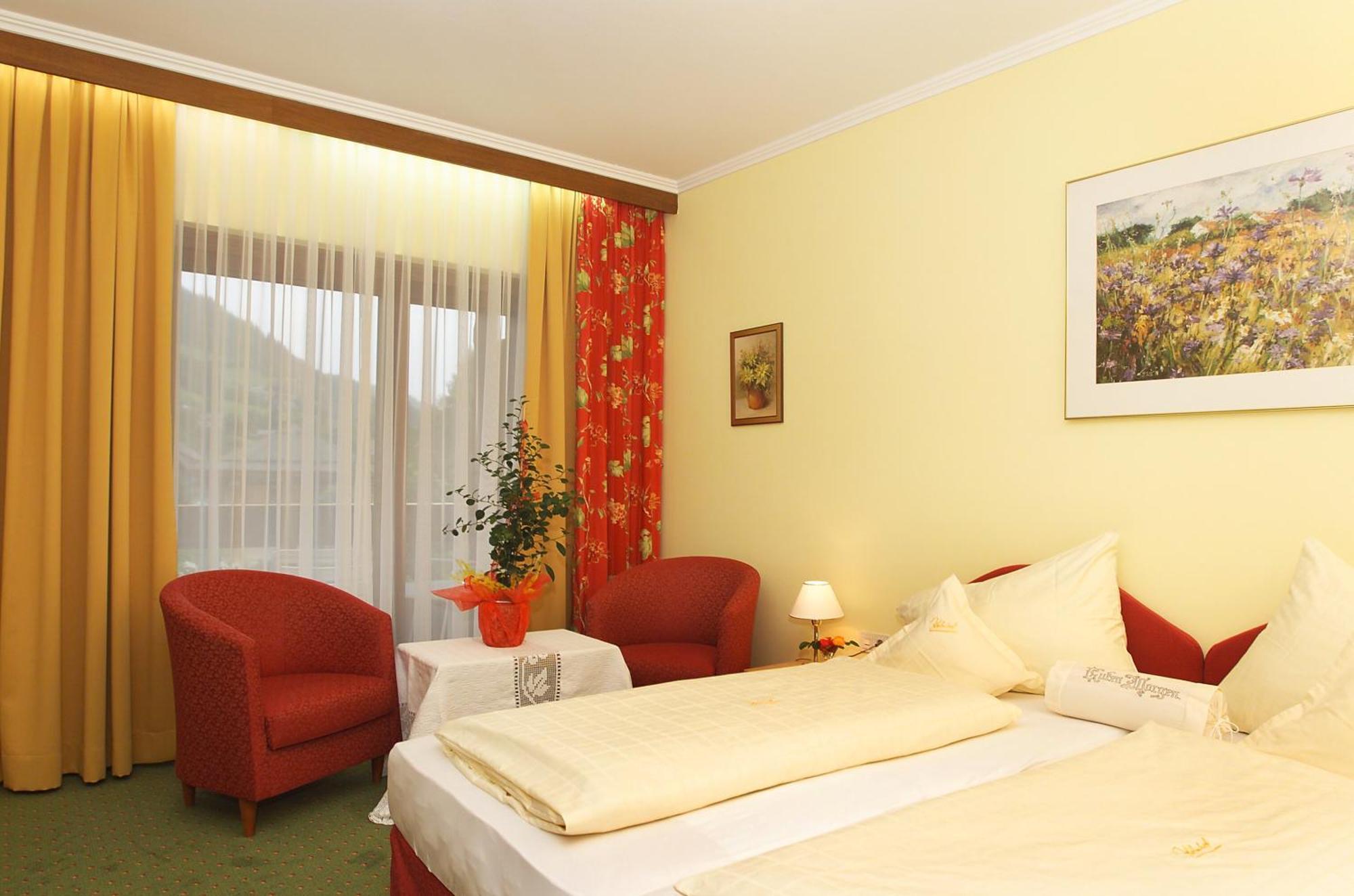 Kolmhof Hotel Бад Клайнкирххайм Екстериор снимка