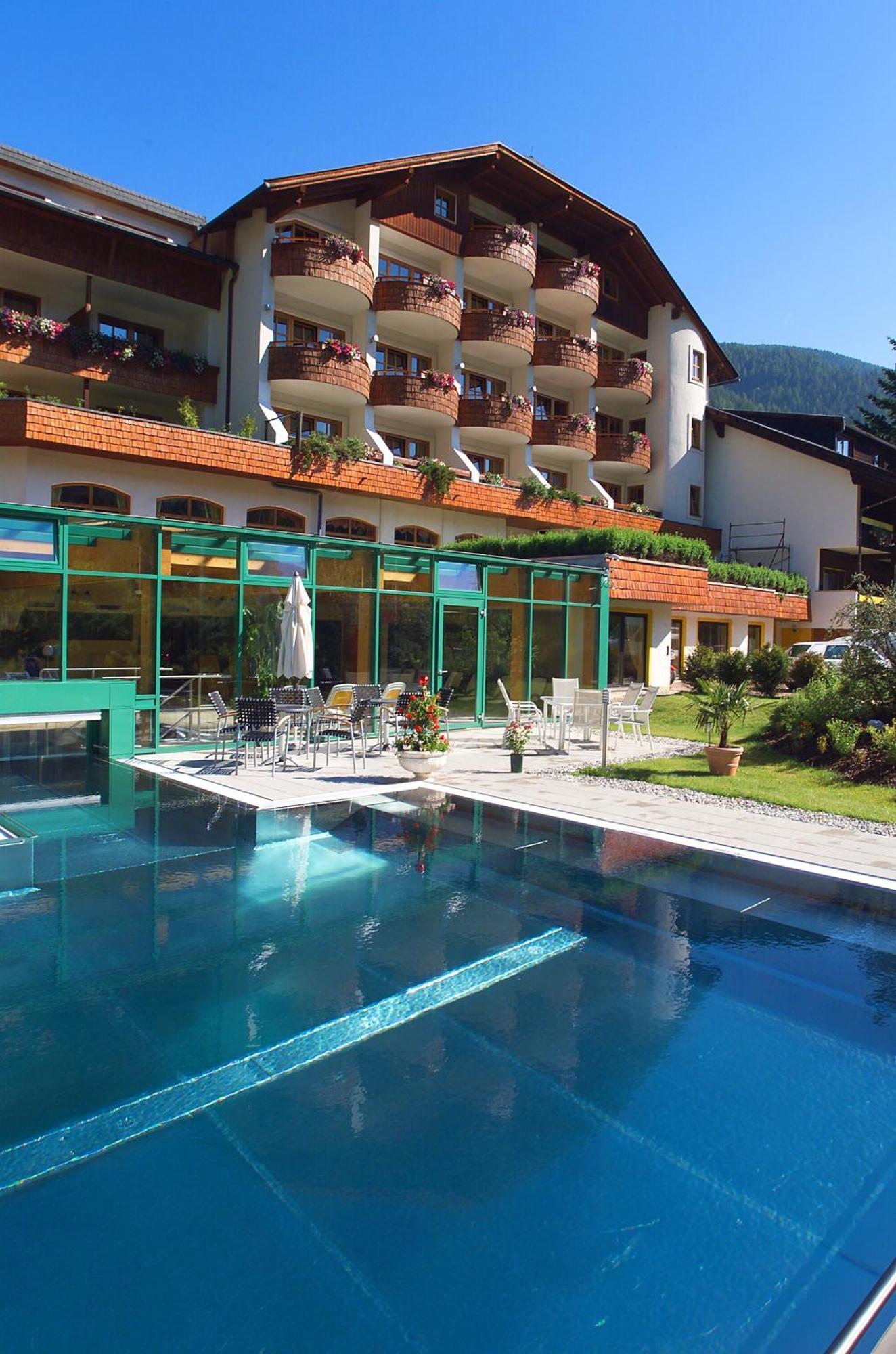 Kolmhof Hotel Бад Клайнкирххайм Екстериор снимка