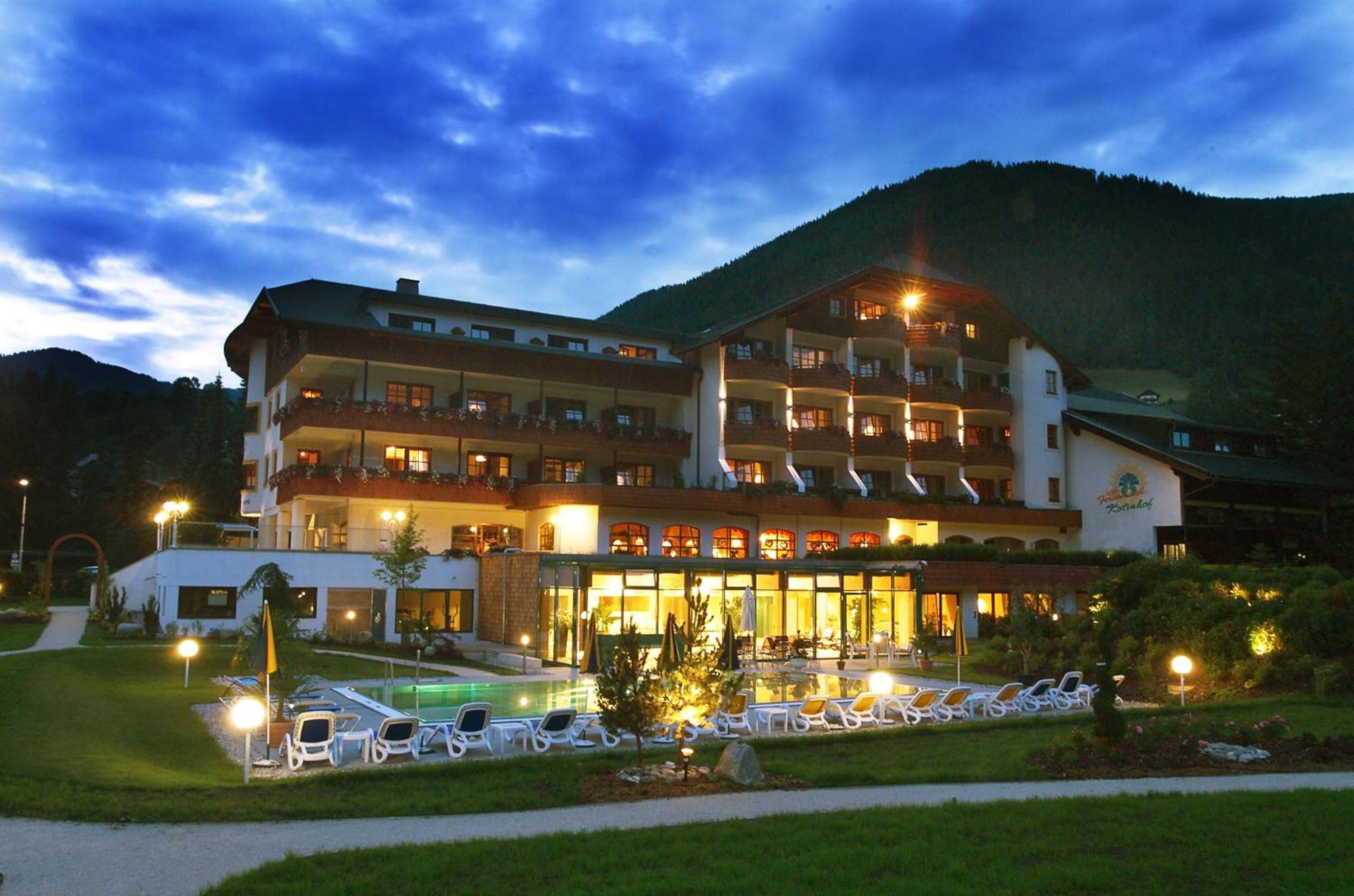 Kolmhof Hotel Бад Клайнкирххайм Екстериор снимка