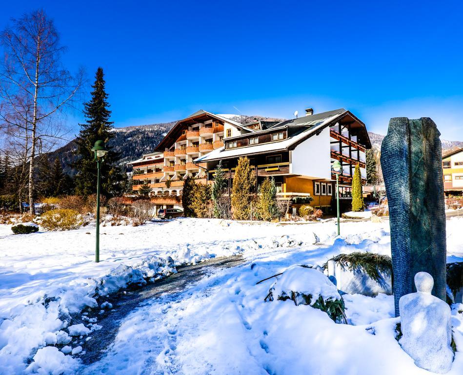 Kolmhof Hotel Бад Клайнкирххайм Екстериор снимка